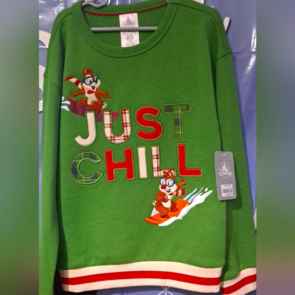 Nwt disney christmas sweatshirt kids 7/8